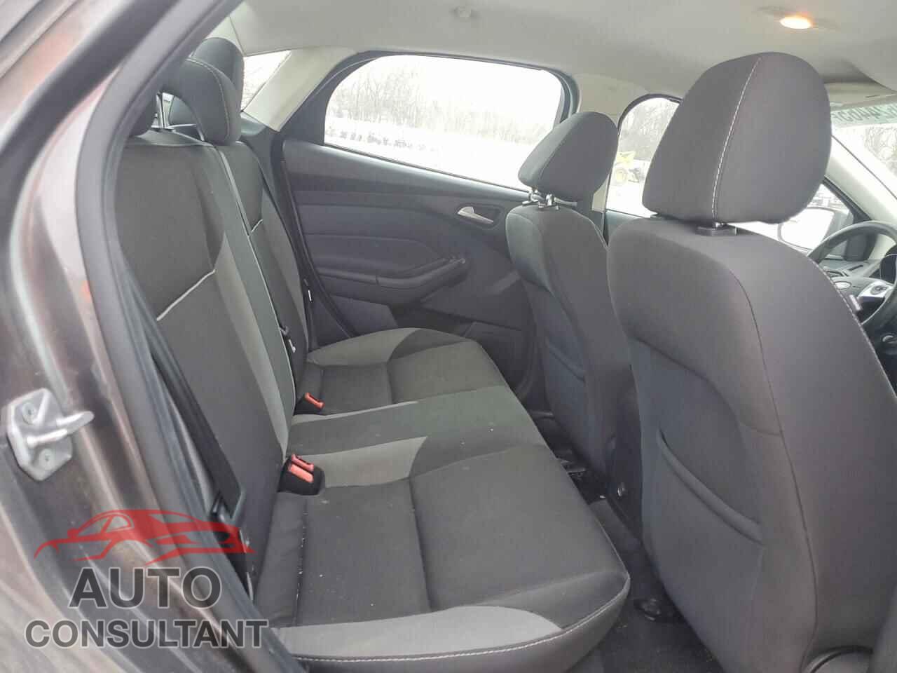 FORD FOCUS 2014 - 1FADP3F27EL340717