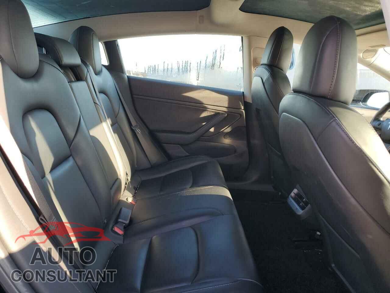 TESLA MODEL 3 2019 - 5YJ3E1EAXKF297093
