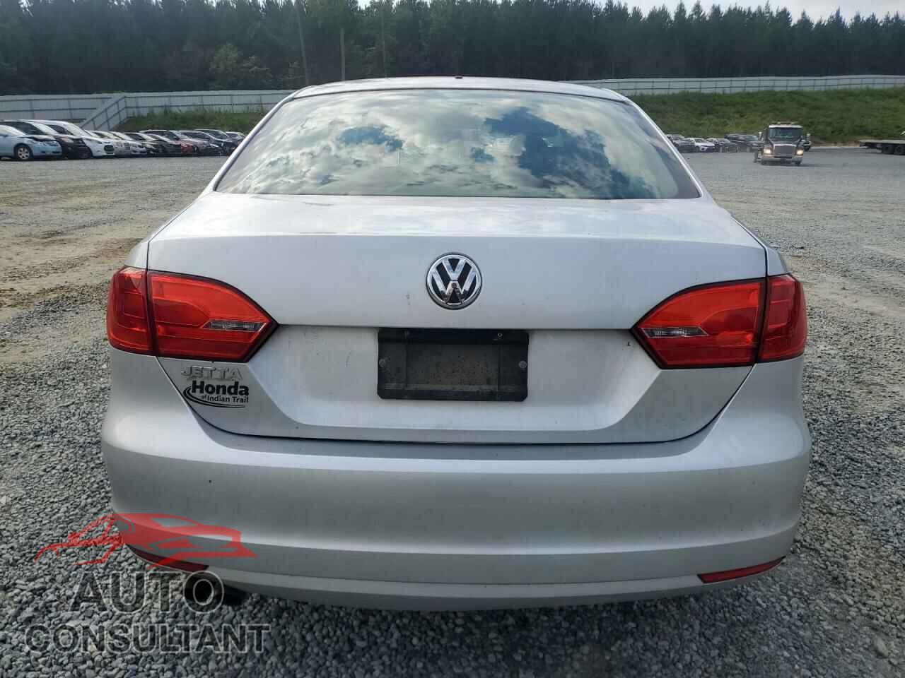 VOLKSWAGEN JETTA 2012 - 3VW1K7AJ1CM380009