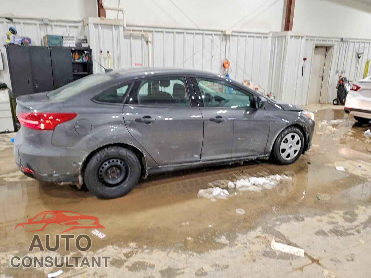 FORD FOCUS 2018 - 1FADP3E23JL227889