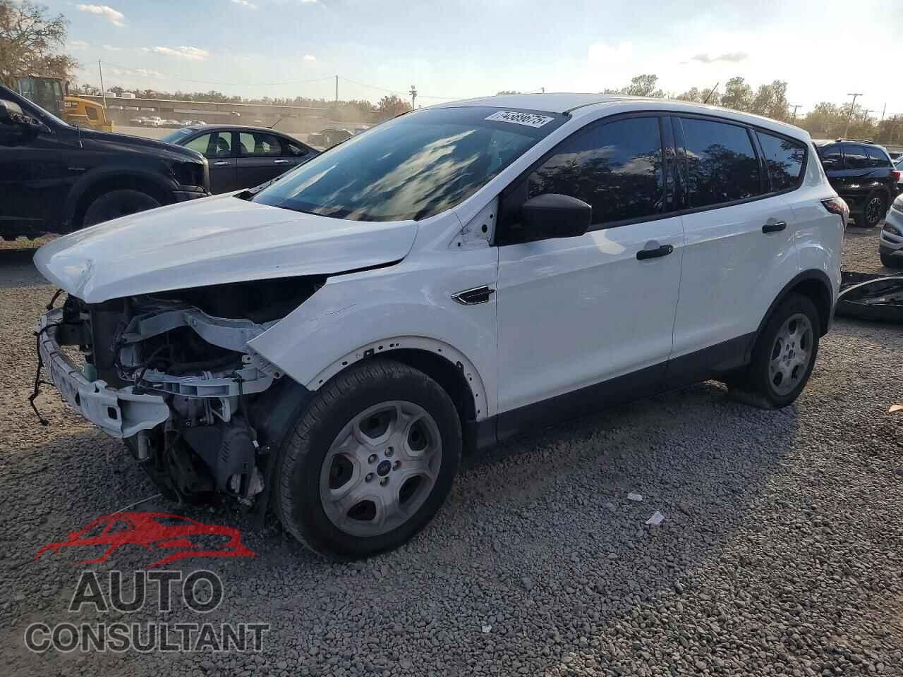 FORD ESCAPE 2017 - 1FMCU0F73HUD04865