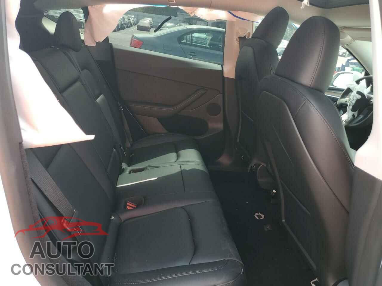 TESLA MODEL Y 2024 - 7SAYGDEE5RF131663