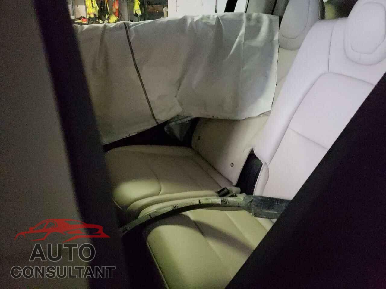 TESLA MODEL X 2017 - 5YJXCDE23HF070239