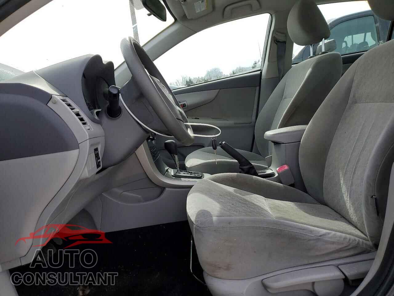 TOYOTA COROLLA 2009 - JTDBL40E89J045097