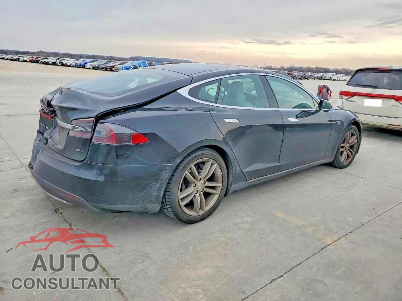 TESLA MODEL S 2015 - 5YJSA1H20FF086731