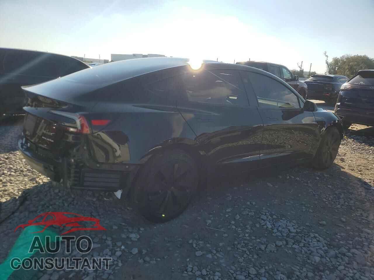 TESLA MODEL 3 2025 - 5YJ3E1EB2SF048604