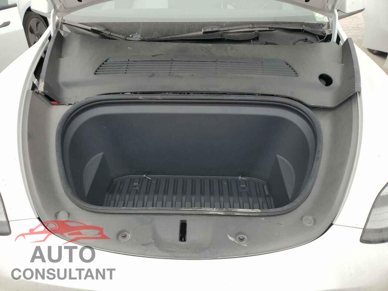 TESLA MODEL Y 2021 - 5YJYGDEEXMF243171