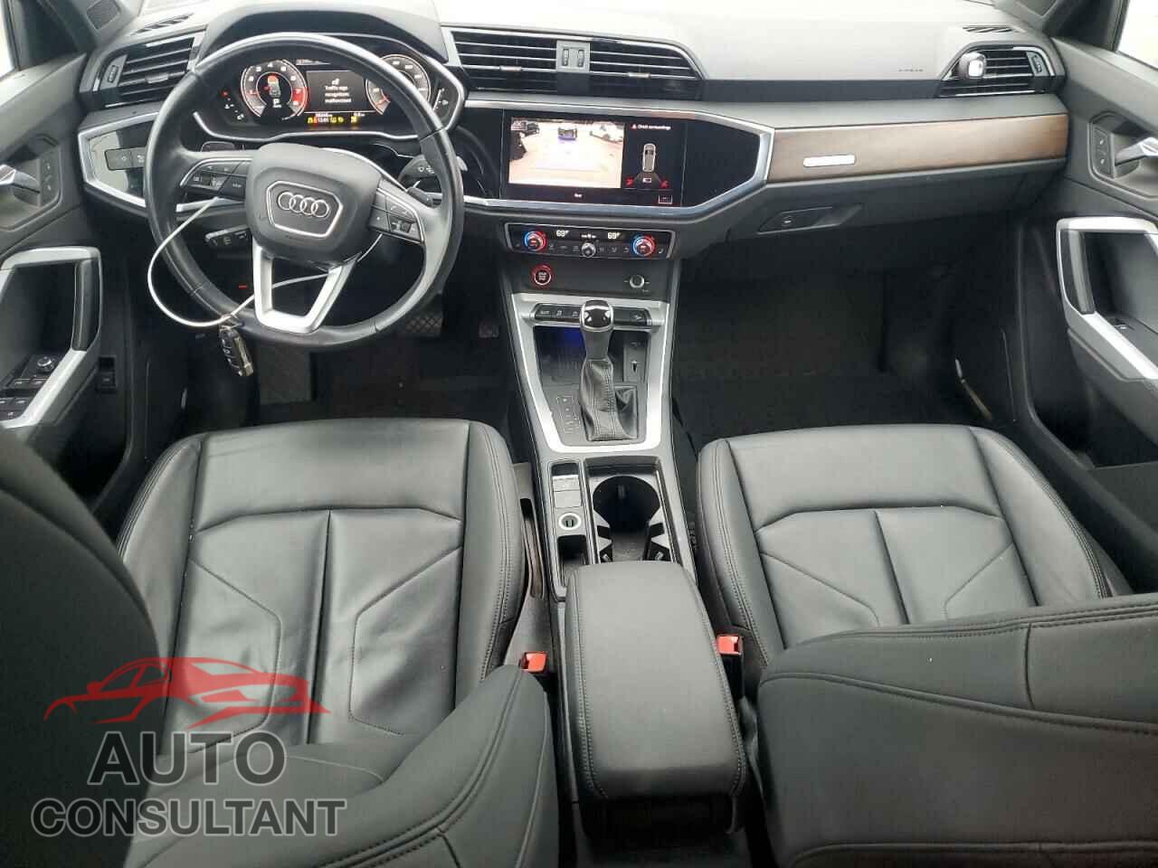 AUDI Q3 2021 - WA1EECF38M1041559