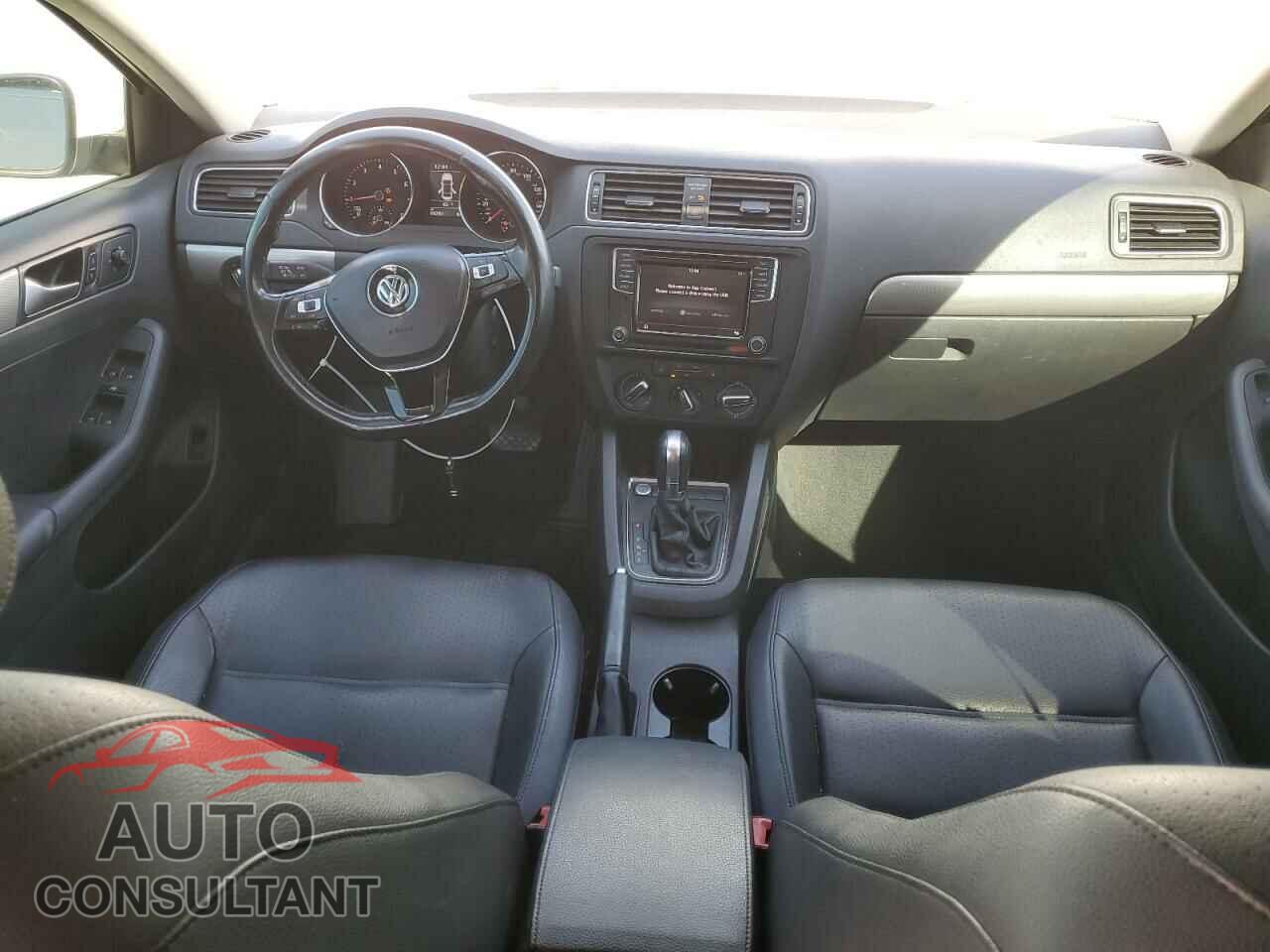 VOLKSWAGEN JETTA 2017 - 3VWDB7AJ6HM258444