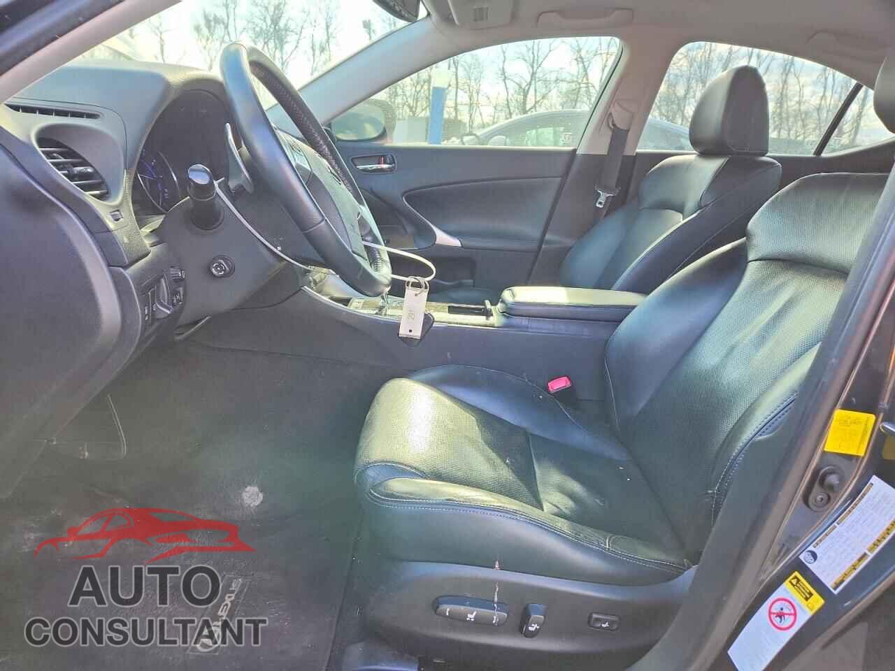LEXUS IS 2011 - JTHCE5C28B5001927