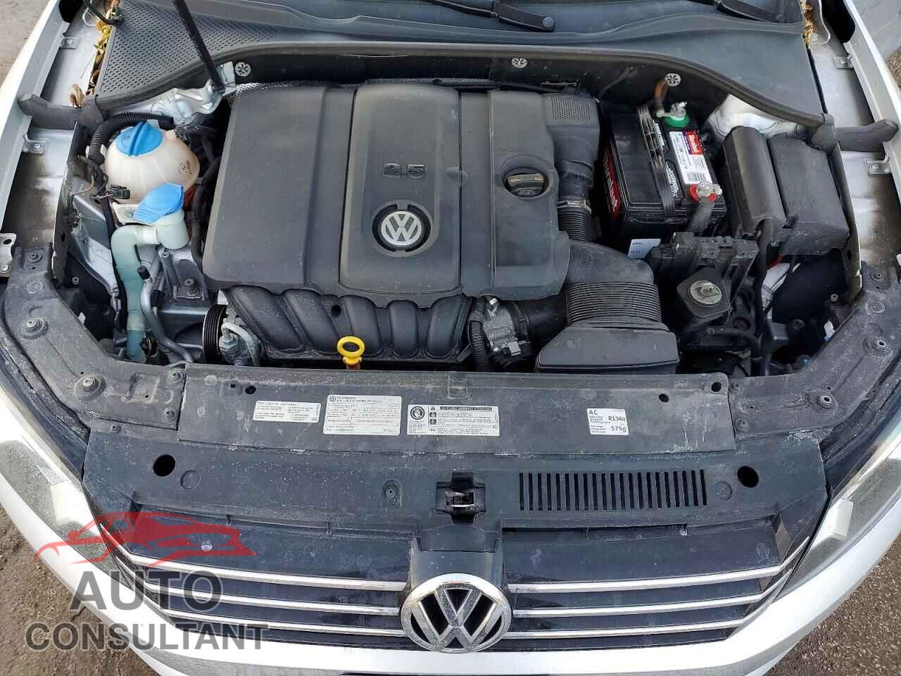 VOLKSWAGEN PASSAT 2014 - 1VWAP7A32EC005401