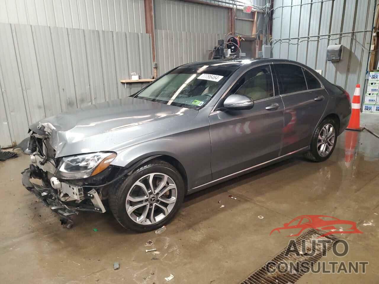 MERCEDES-BENZ C-CLASS 2018 - 55SWF4KB1JU250184