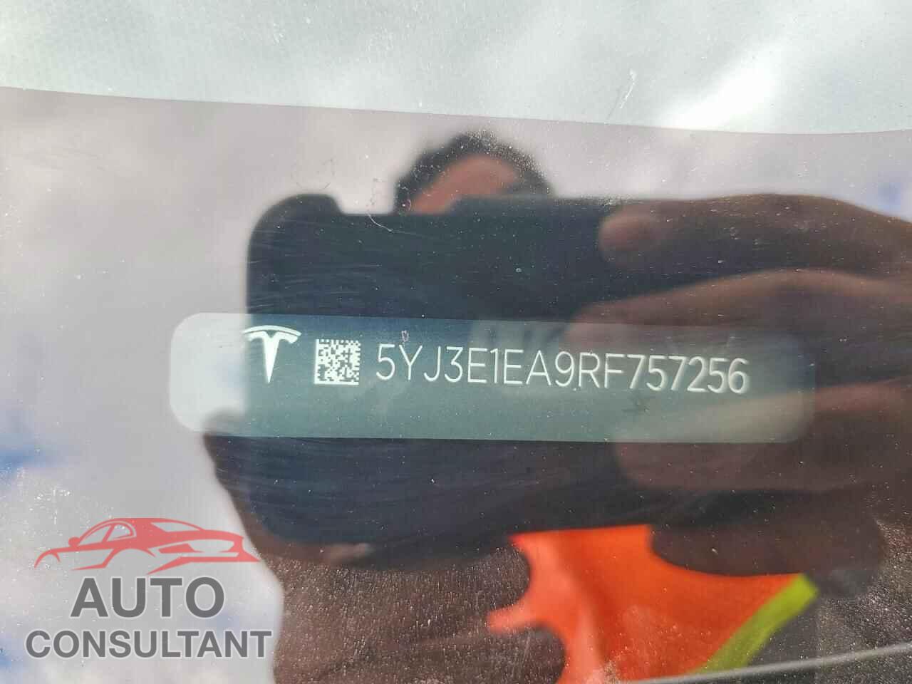 TESLA MODEL 3 2024 - 5YJ3E1EA9RF757256