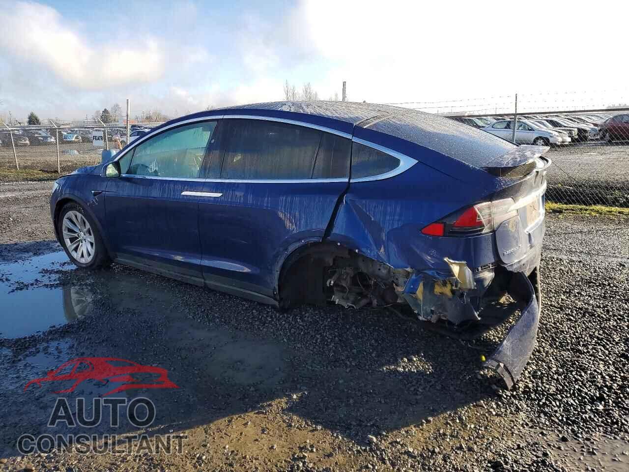 TESLA MODEL X 2018 - 5YJXCBE21JF141190
