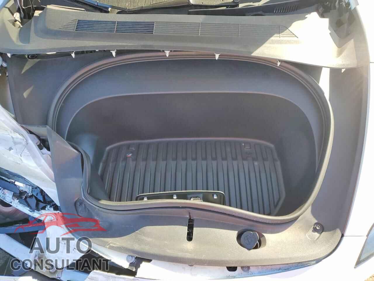 TESLA MODEL 3 2024 - 5YJ3E1EA7RF830639