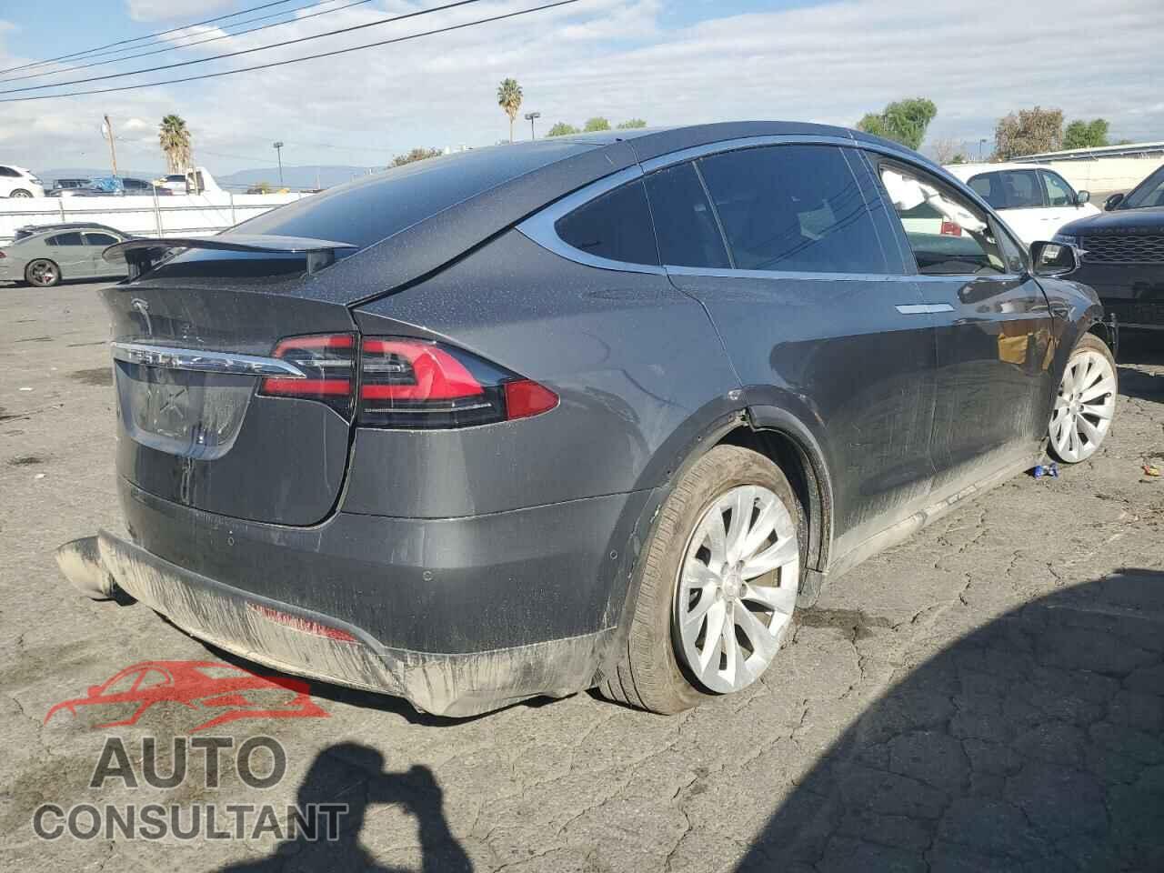 TESLA MODEL X 2018 - 5YJXCDE20JF113313