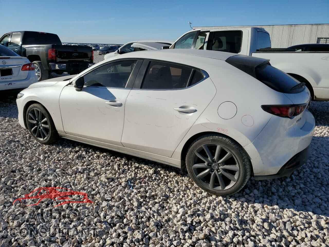 MAZDA 3 2021 - JM1BPALL1M1404330