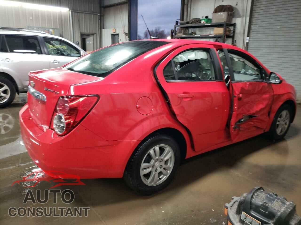 CHEVROLET SONIC 2014 - 1G1JC5SHXE4137399
