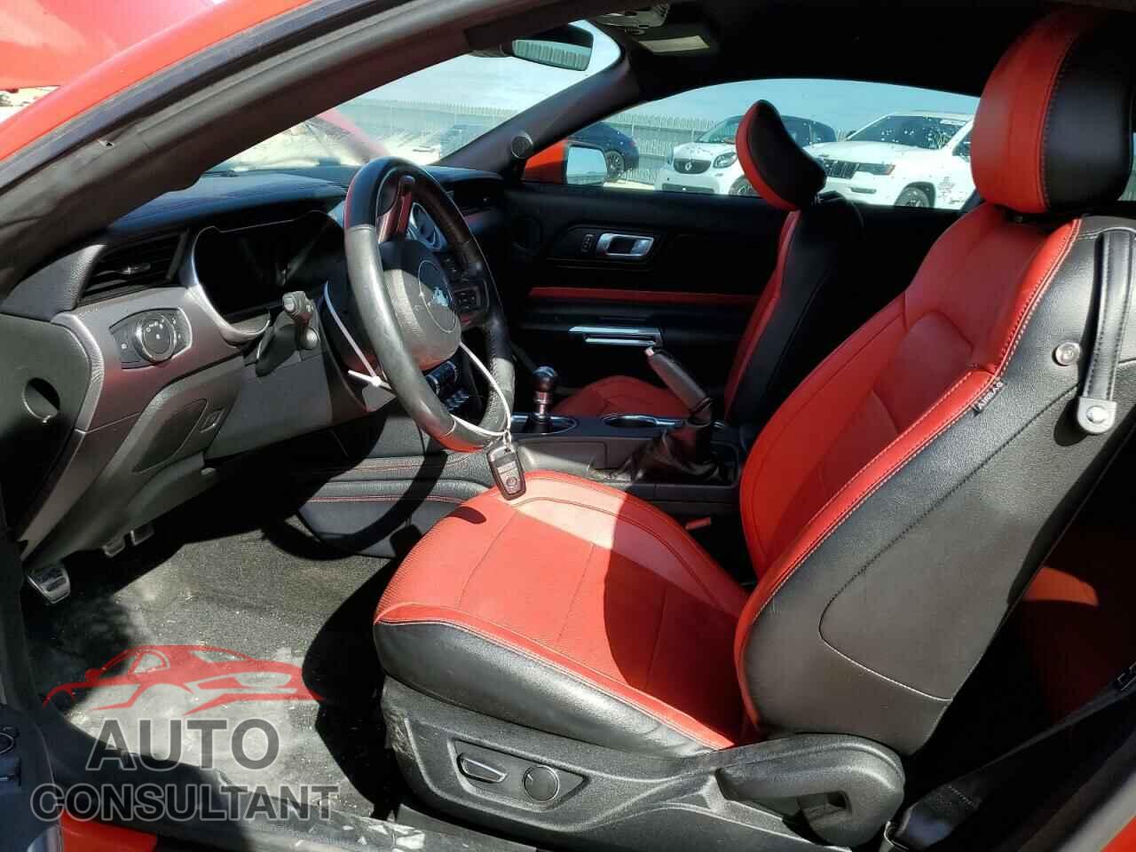 FORD MUSTANG 2018 - 1FA6P8CF9J5111970