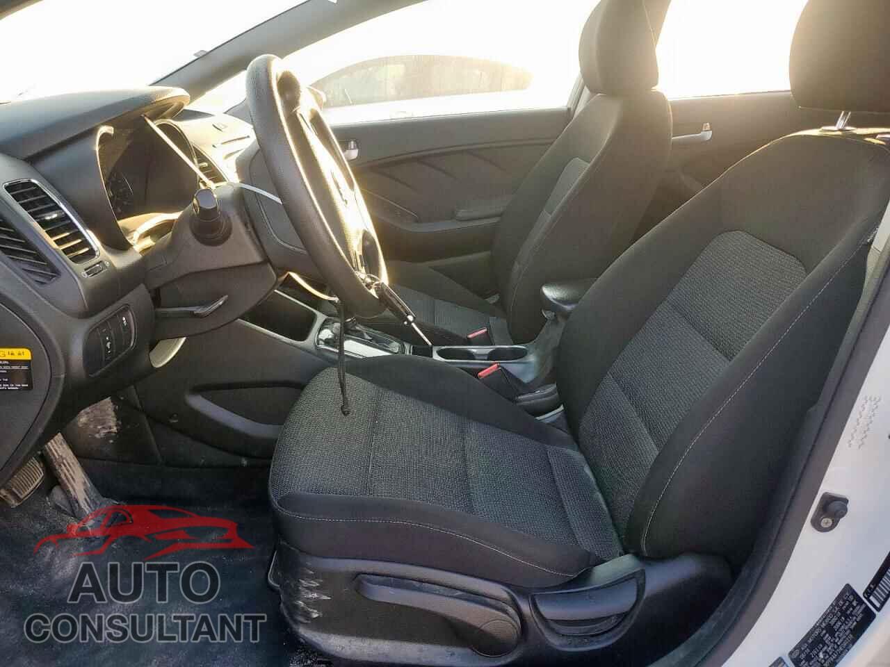 KIA FORTE 2017 - 3KPFK4A71HE040159