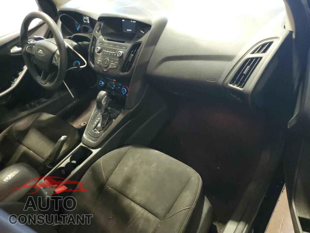 FORD FOCUS 2017 - 1FADP3F23HL335664