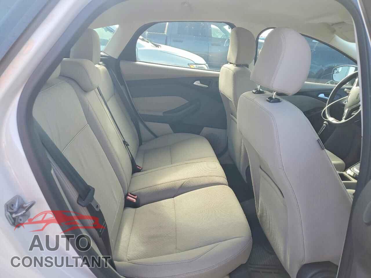 FORD FOCUS 2016 - 1FADP3R48GL227410