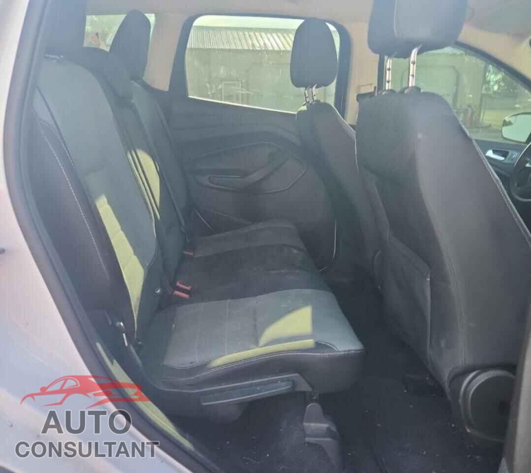 FORD ESCAPE 2016 - 1FMCU0G71GUA52899