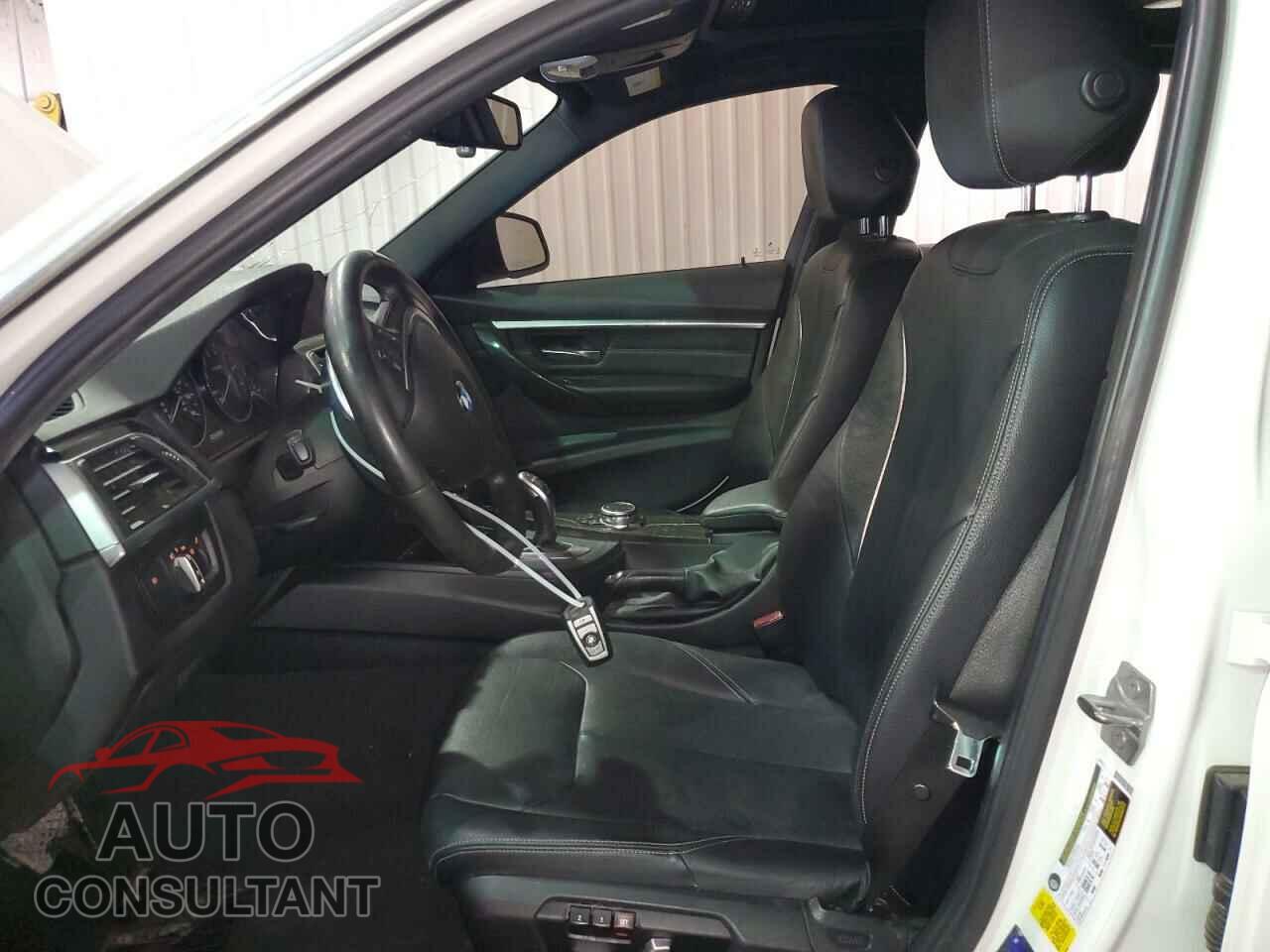 BMW 3 SERIES 2017 - WBA8B9C51HK884648
