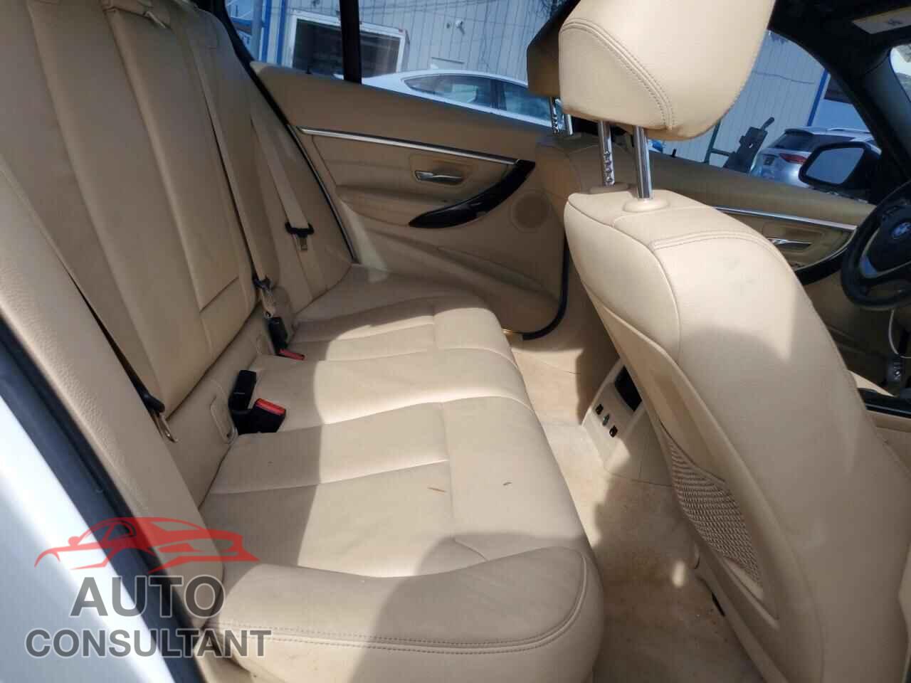 BMW 3 SERIES 2016 - WBA8E3G51GNU04748