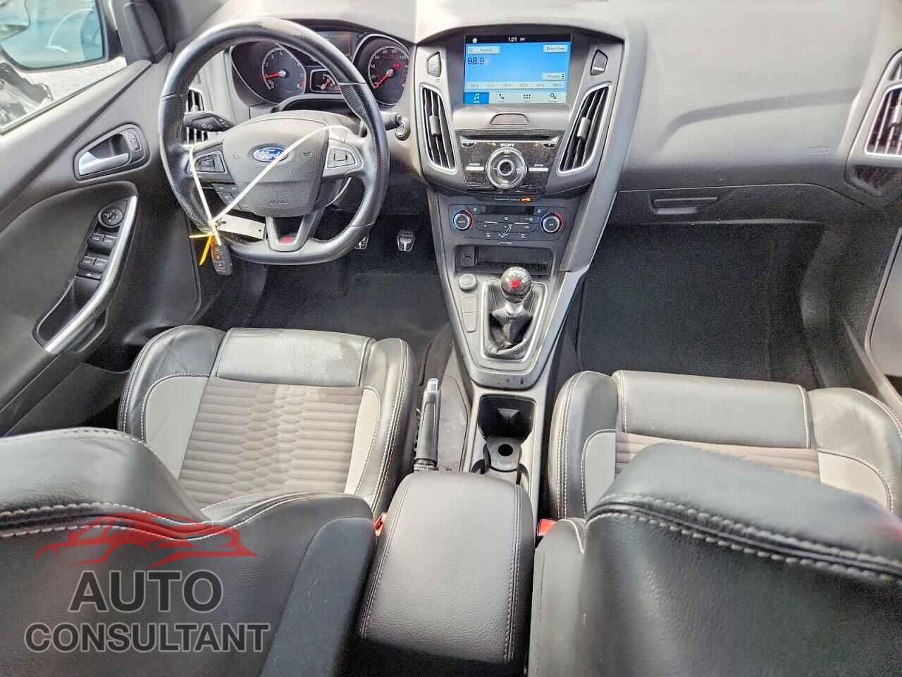 FORD FOCUS 2016 - 1FADP3L9XGL257691