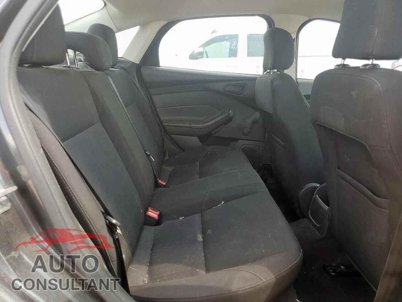 FORD FOCUS 2018 - 1FADP3E22JL292863