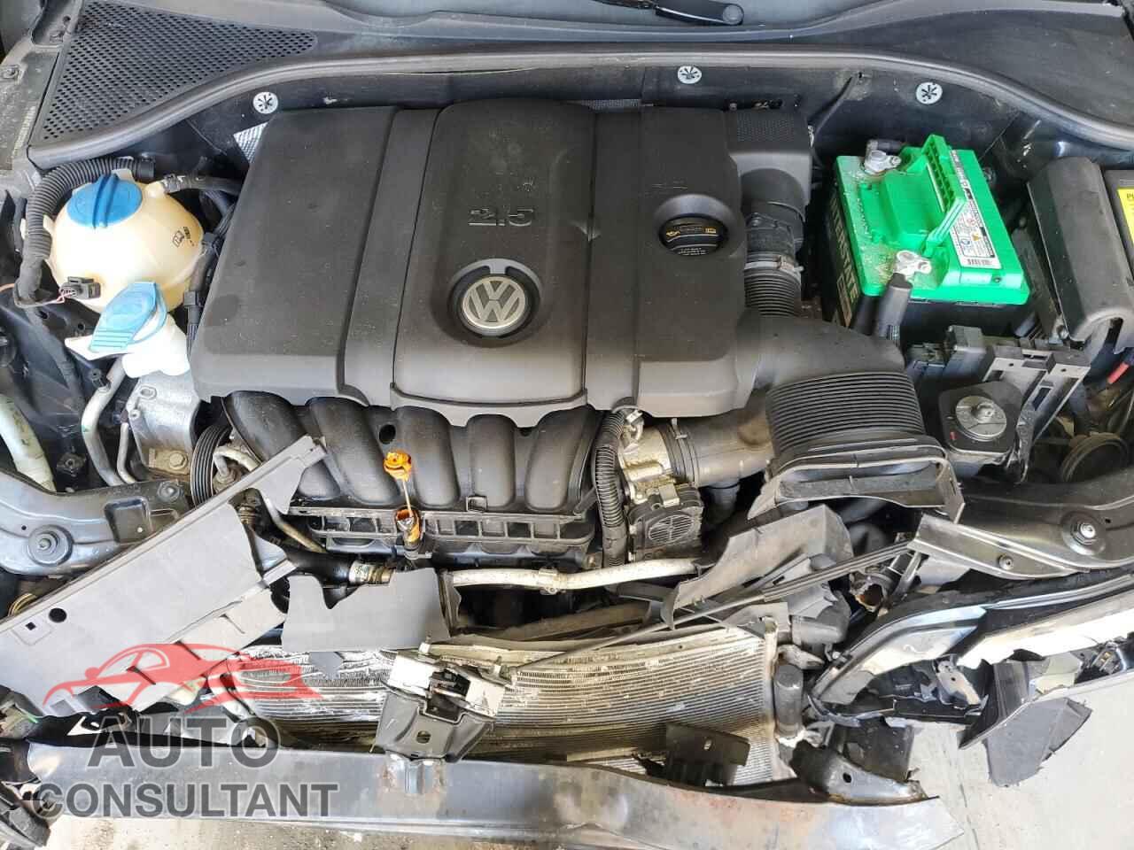 VOLKSWAGEN PASSAT 2012 - 1VWAP7A32CC033292