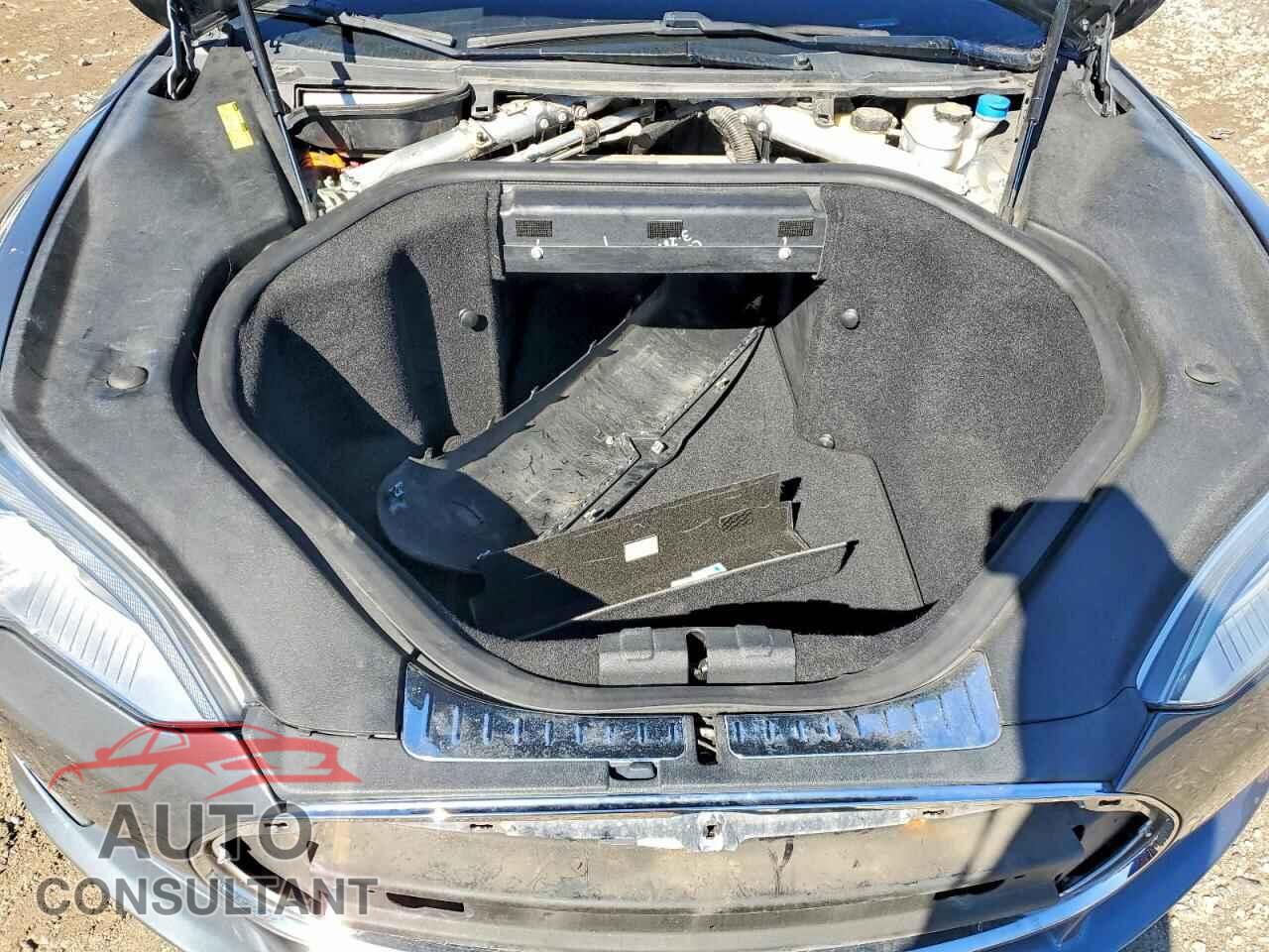 TESLA MODEL S 2013 - 5YJSA1BC2DFP11208