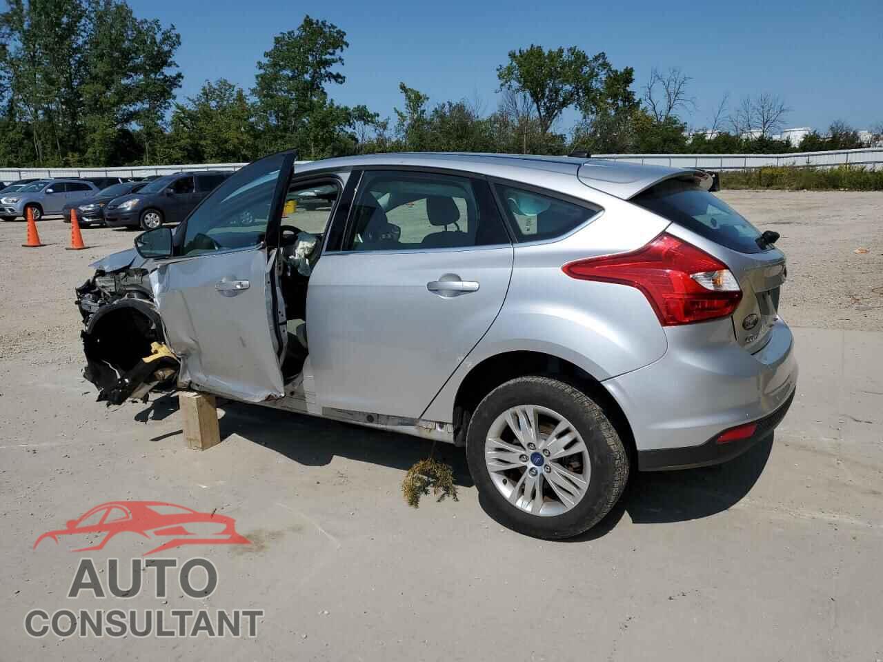 FORD FOCUS 2012 - 1FAHP3M21CL255180