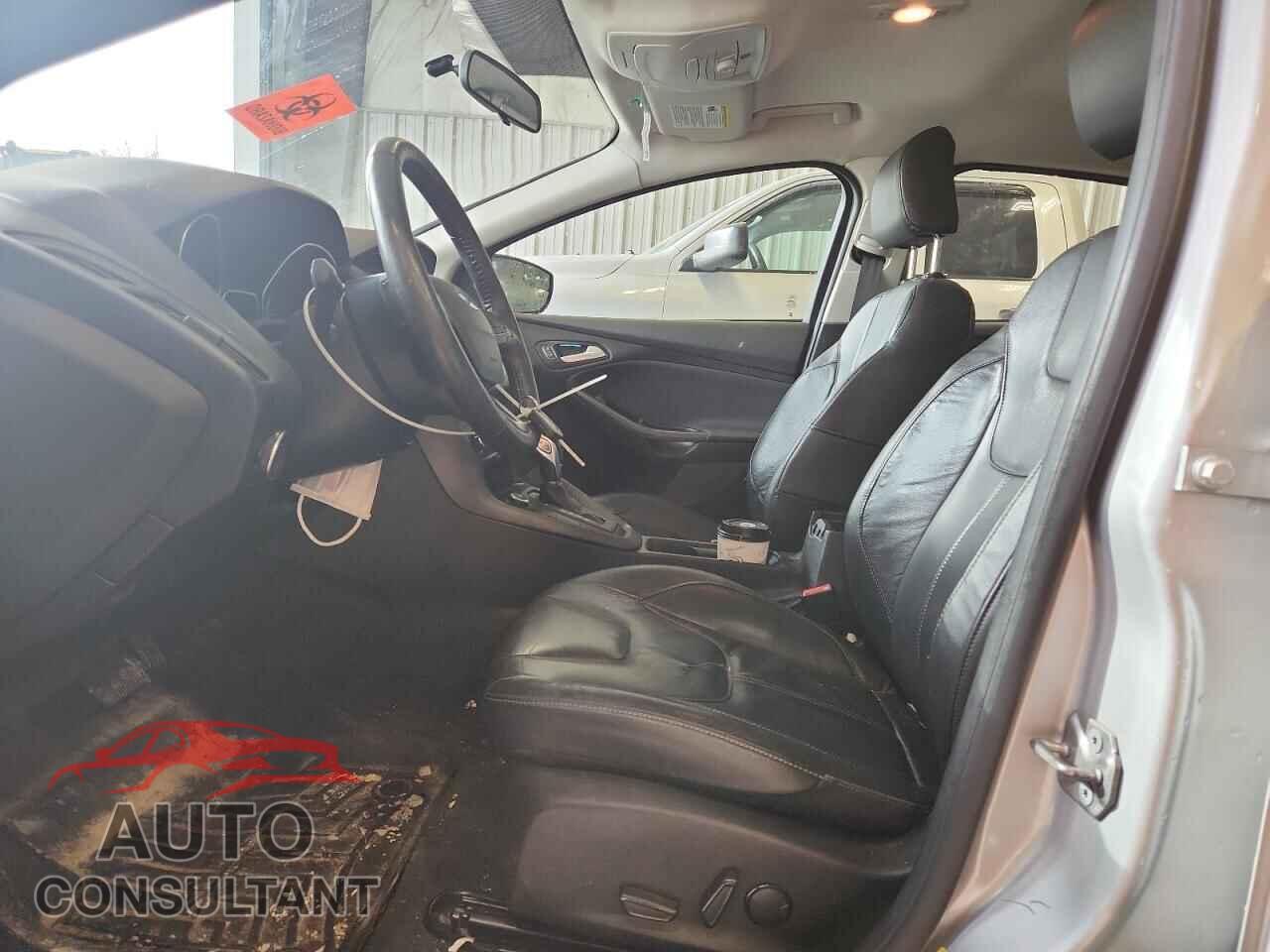 FORD FOCUS 2015 - 1FADP3F2XFL287657
