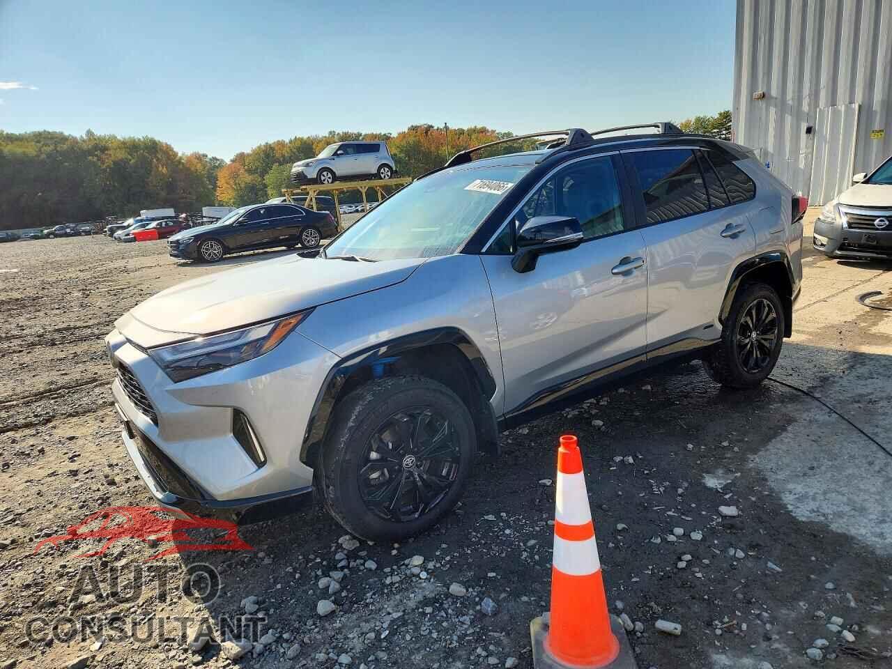 TOYOTA RAV4 2024 - 2T3E6RFV1RW061295