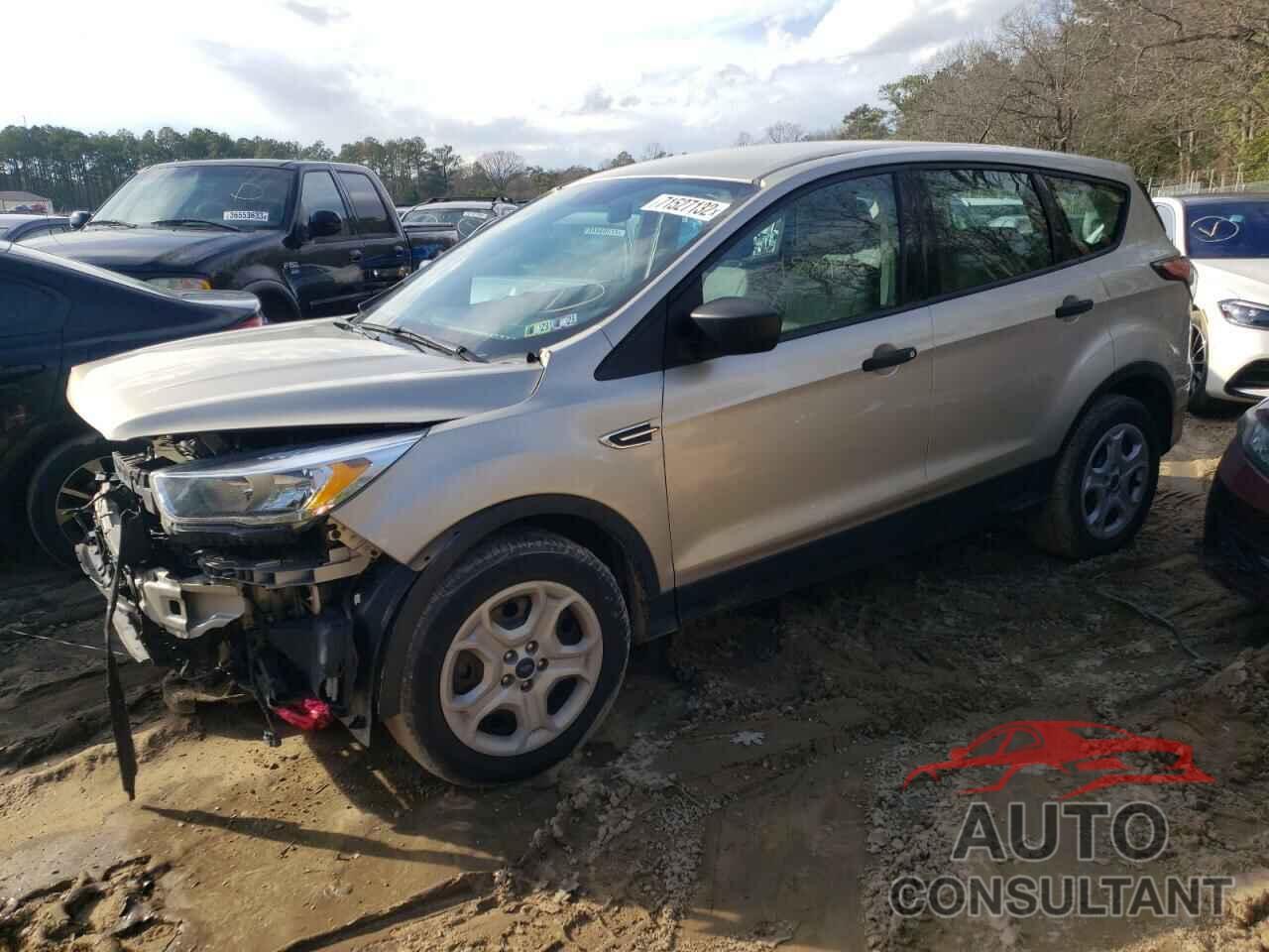 FORD ESCAPE 2017 - 1FMCU0F70HUC14203