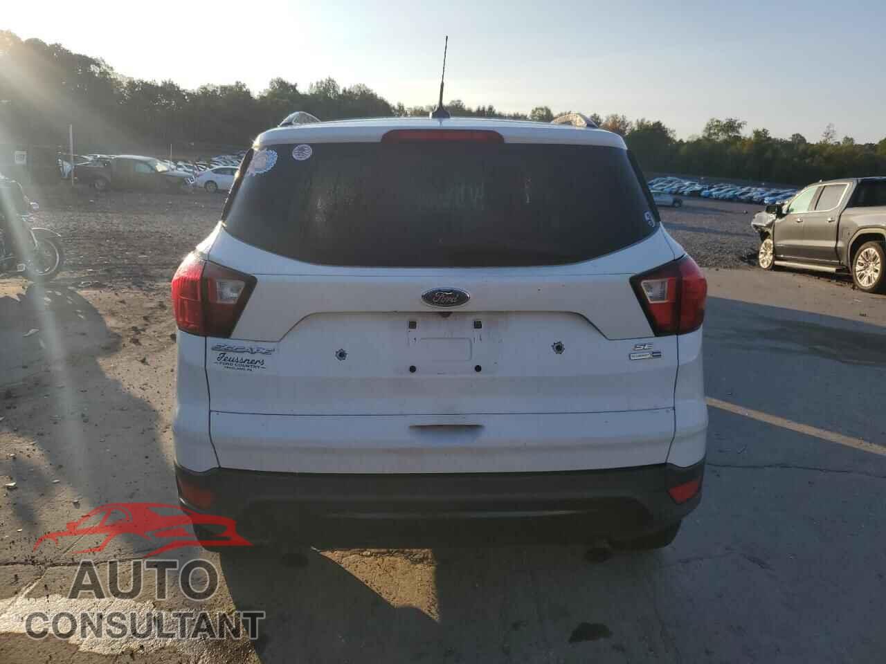 FORD ESCAPE 2019 - 1FMCU9GD8KUB29531