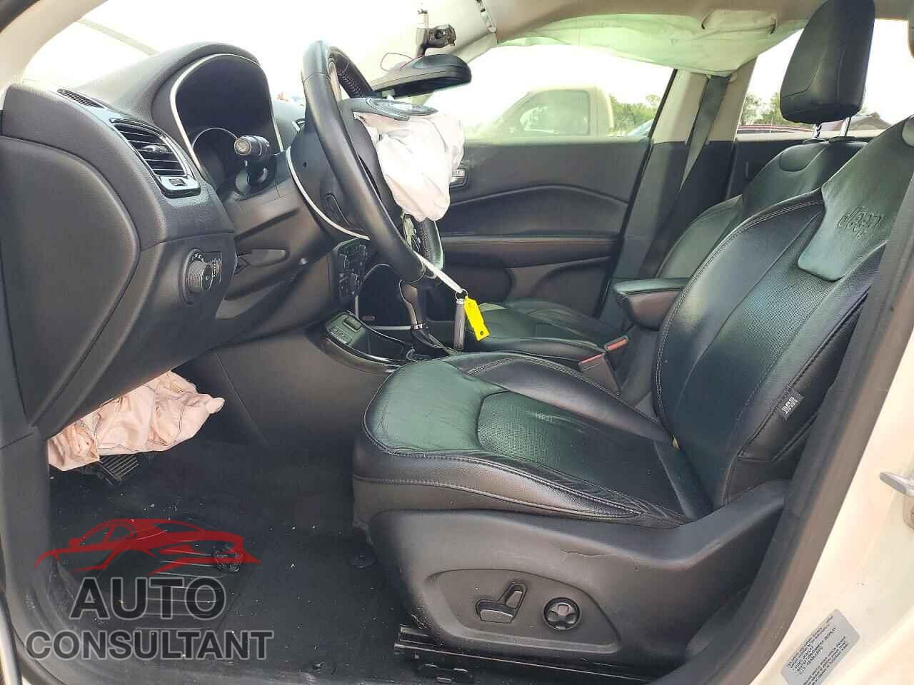 JEEP COMPASS 2018 - 3C4NJCCB0JT122489