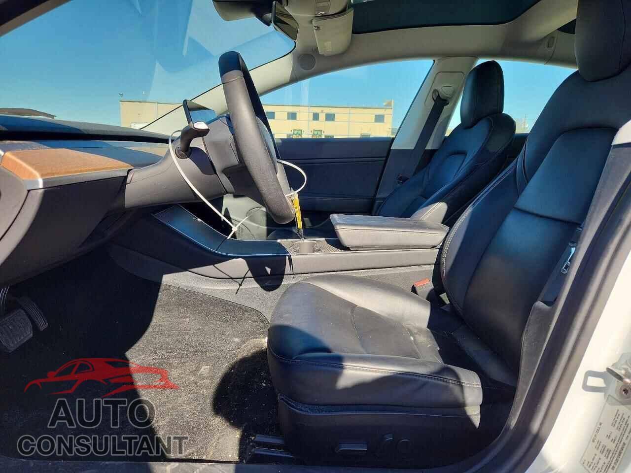 TESLA MODEL 3 2019 - 5YJ3E1EA0KF484746