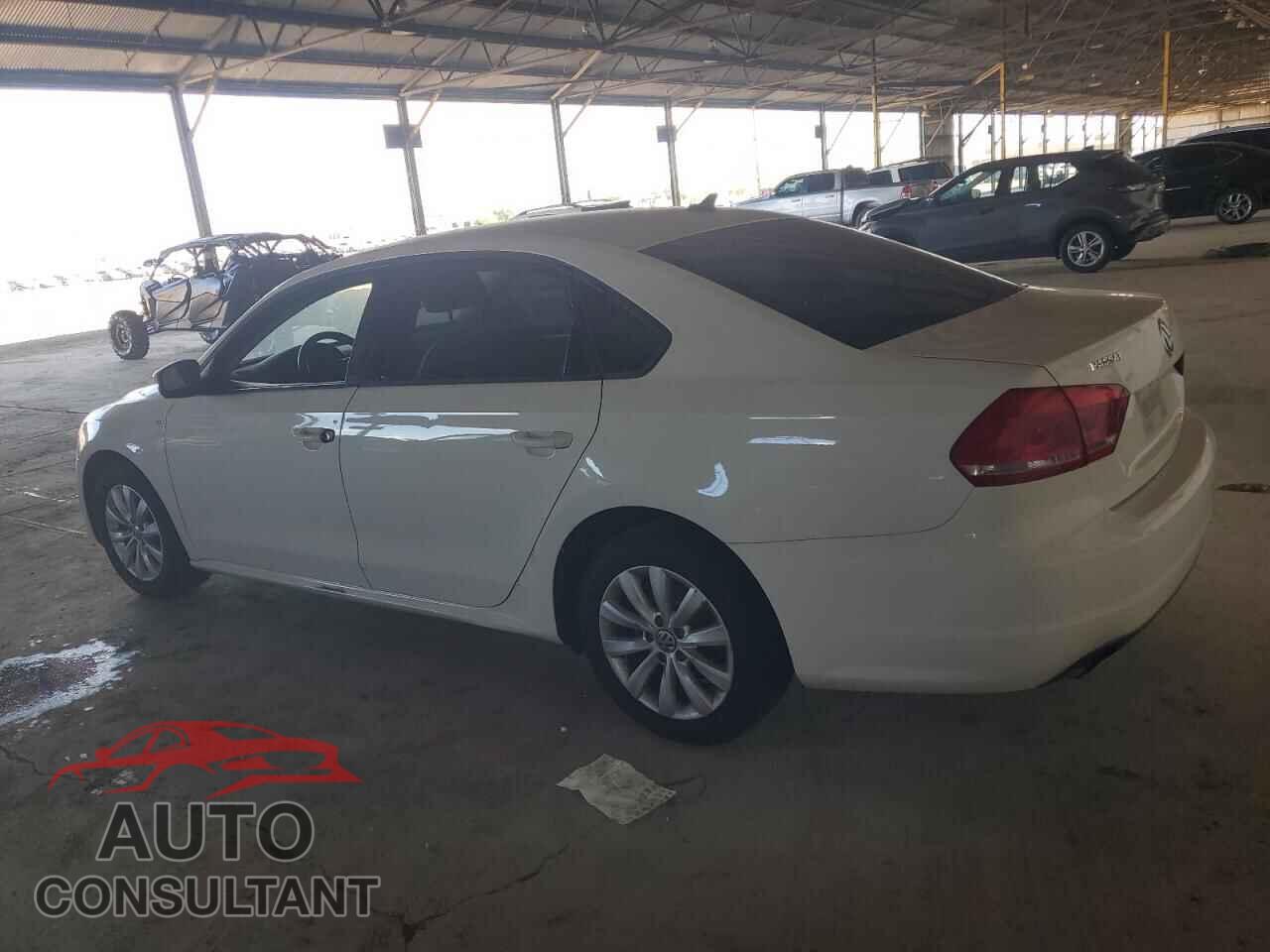 VOLKSWAGEN PASSAT 2015 - 1VWAT7A32FC043658