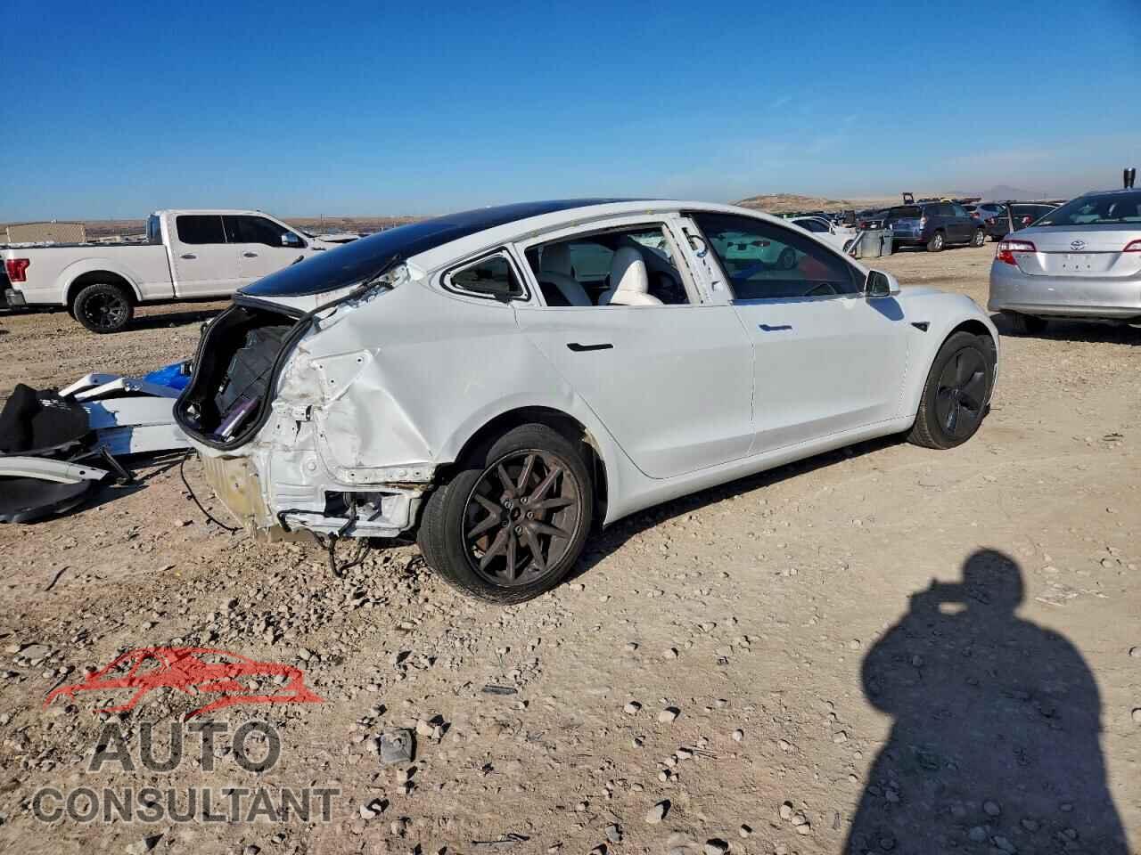 TESLA MODEL 3 2018 - 5YJ3E1EB5JF096872