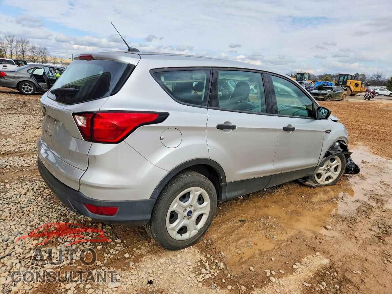 FORD ESCAPE 2019 - 1FMCU0F72KUB20492
