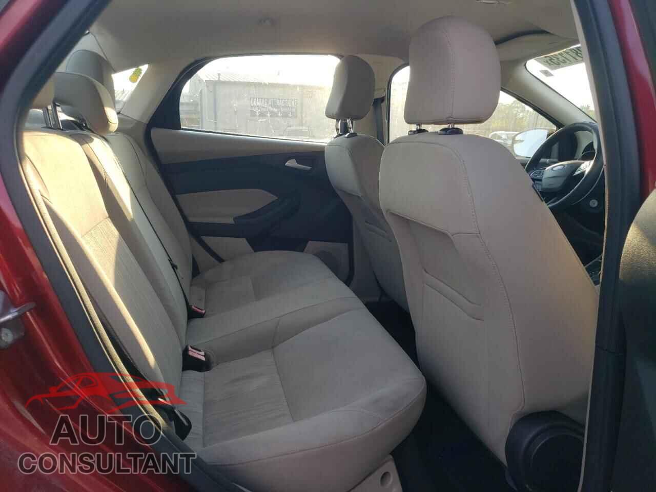 FORD FOCUS 2015 - 1FADP3F23FL311569