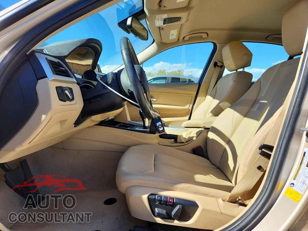 BMW 3 SERIES 2013 - WBA3A5C58DF358543