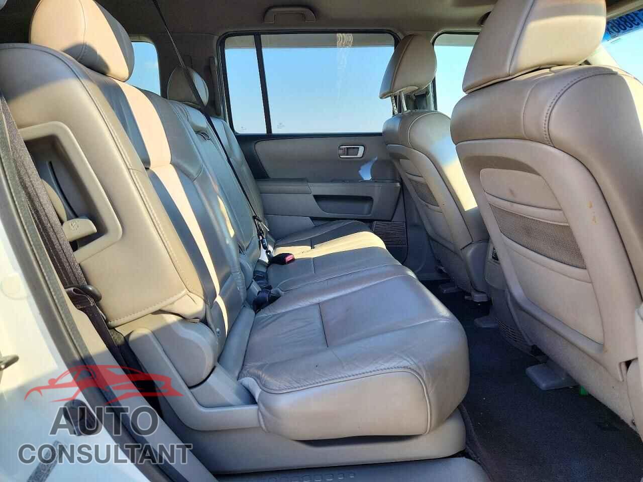 HONDA PILOT 2011 - 5FNYF4H54BB085616