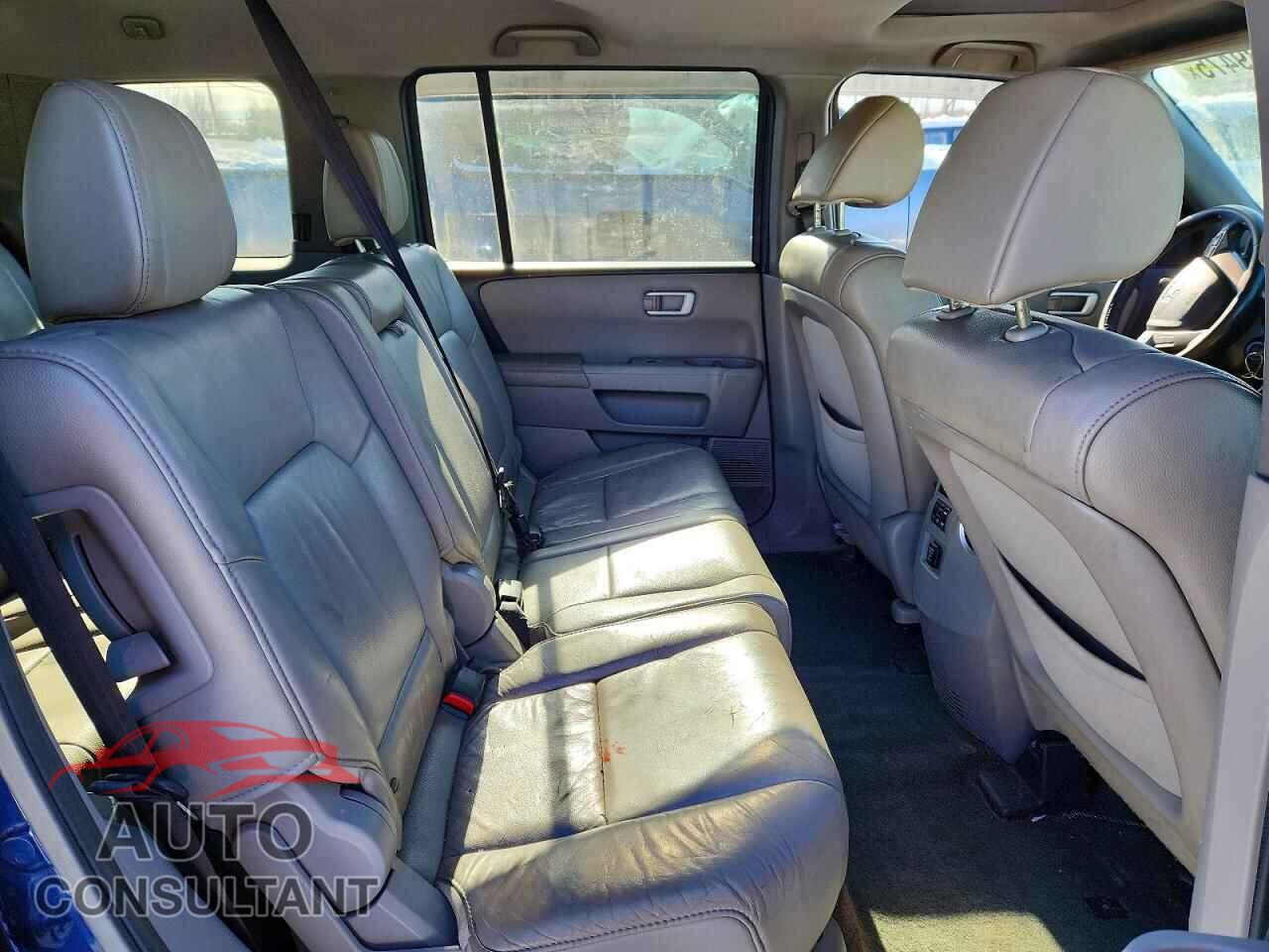 HONDA PILOT 2013 - 5FNYF4H76DB071818