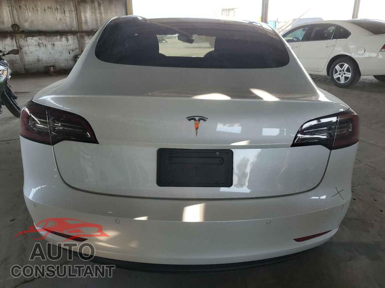 TESLA MODEL 3 2021 - 5YJ3E1EA5MF053841
