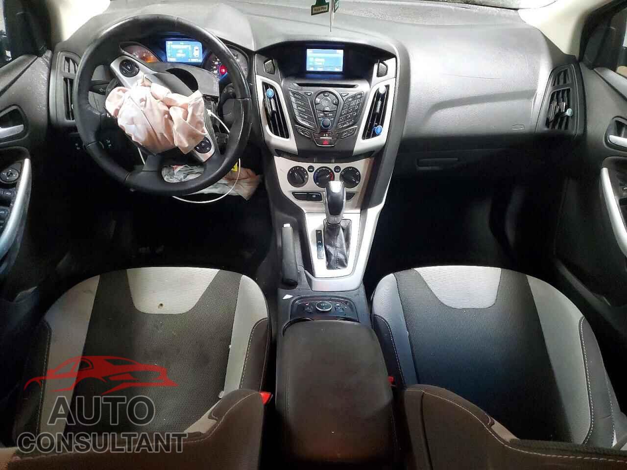 FORD FOCUS 2014 - 1FADP3F2XEL364364