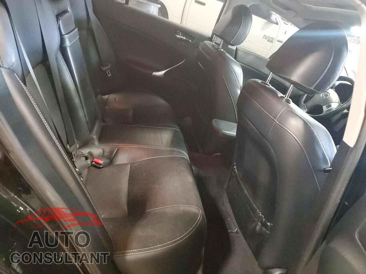 LEXUS IS 2011 - JTHCF5C25B5047843